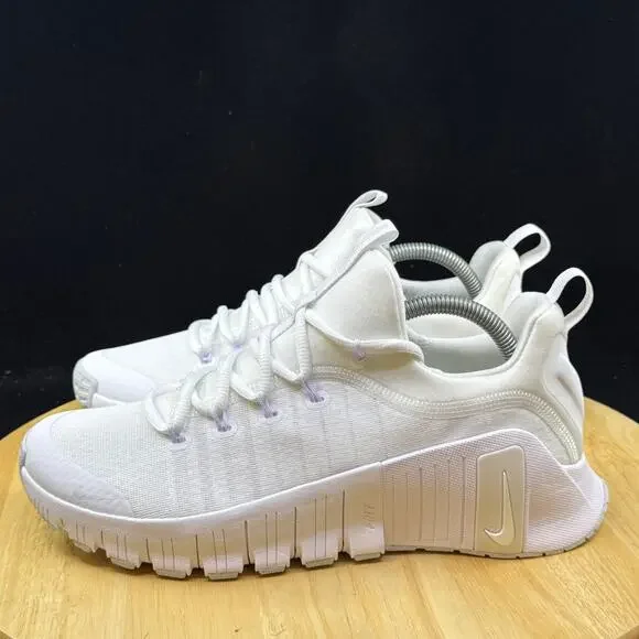 NEW Nike Free Metcon 6 Triple White Platinum Tint FJ7126-101 Size 11W/ 9.5M
